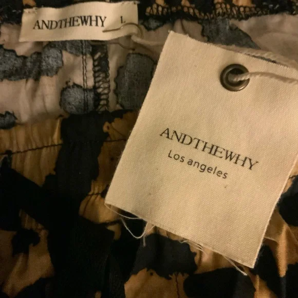 ANDTHEWHY Women’s Leopard Print Drawstring Shorts - Picture 3 of 3